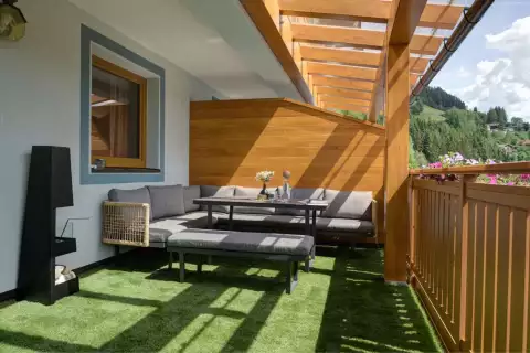 01b Ferienhaus Sonnenhang Apartment Zunig Balkon