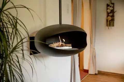05 Ferienhaus Sonnenhang Dolomitenkamin Detail