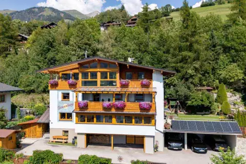 24 Ferienhaus Sonnenhang Haus Frontansicht